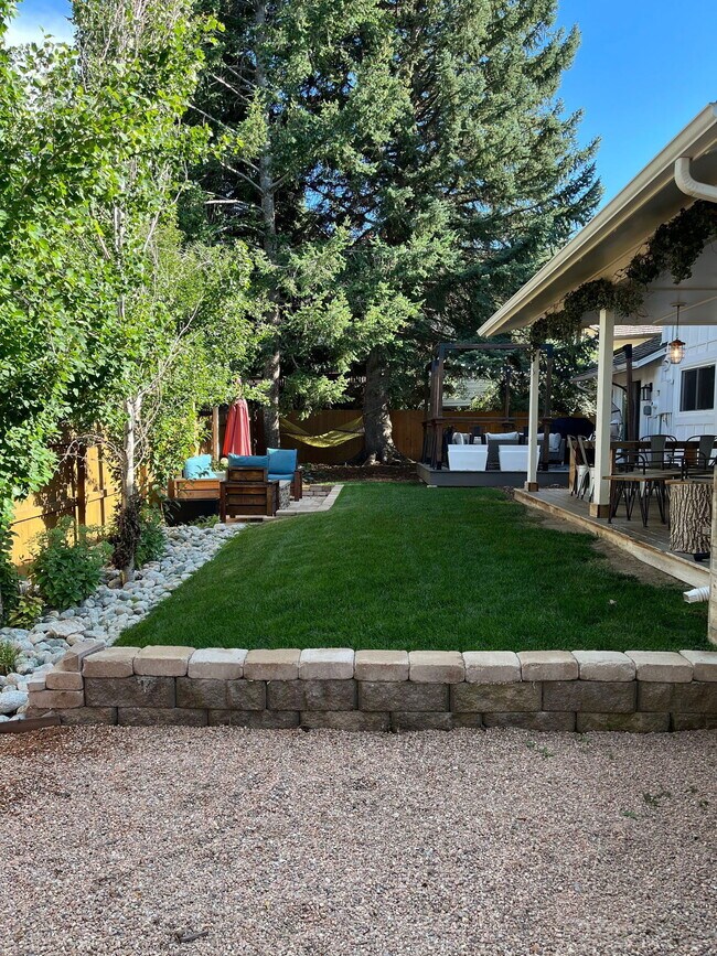 Building Photo - 10739 E Crestridge Cir
