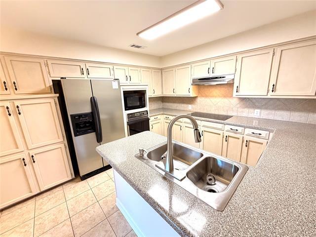 Building Photo - 2018 Tree House Ln