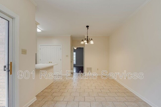 Building Photo - 1554 Kirby Parkway