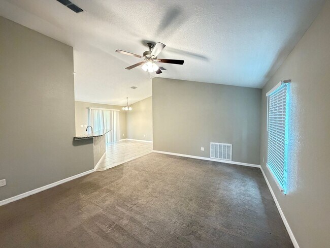 Building Photo - AWESOME 3 BD/2BA Home in Beautiful Ocala!!!