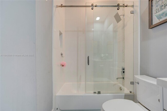 Building Photo - 1364 Harbor View W