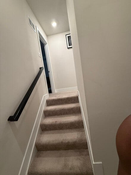 Building Photo - 7852 Johnnycake Rd