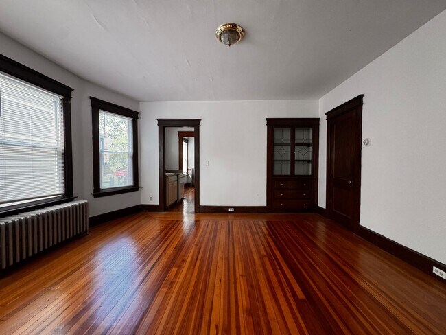 Building Photo - 126 Mansfield St