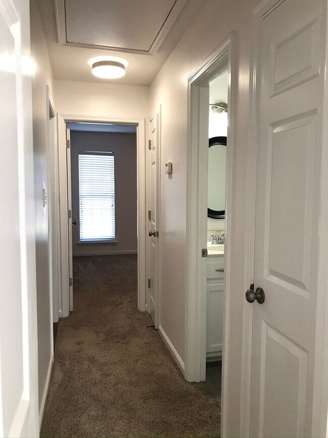 Building Photo - LVP FLOORING THROUGHOUT! 4 Bedrooms in Center Hill Elementary, Middle & High School District!
