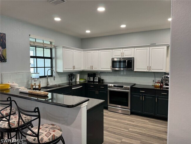Building Photo - 15582 Summit Pl Cir
