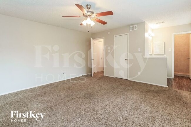 Building Photo - 11031 Hidden Bend Dr