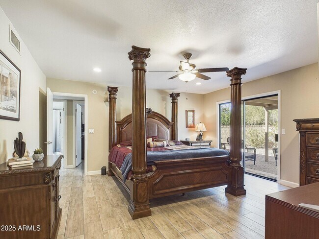 Building Photo - 14679 Love Ct