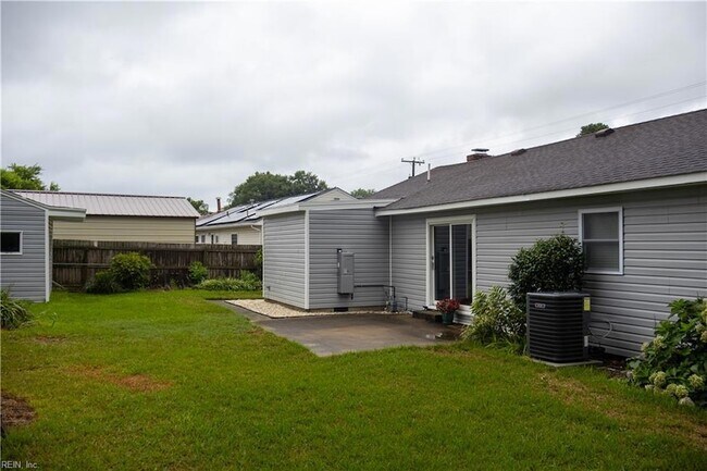 Building Photo - 8321 Halprin Dr