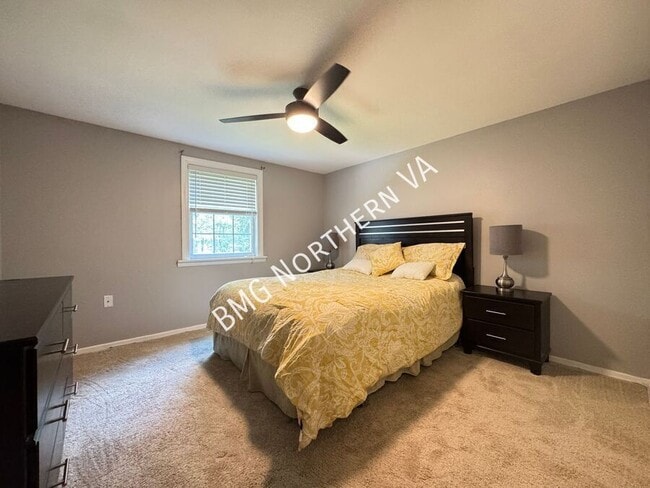 Building Photo - 1304 Dulles Pl