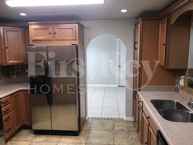 Building Photo - 241 SW 32nd Terrace