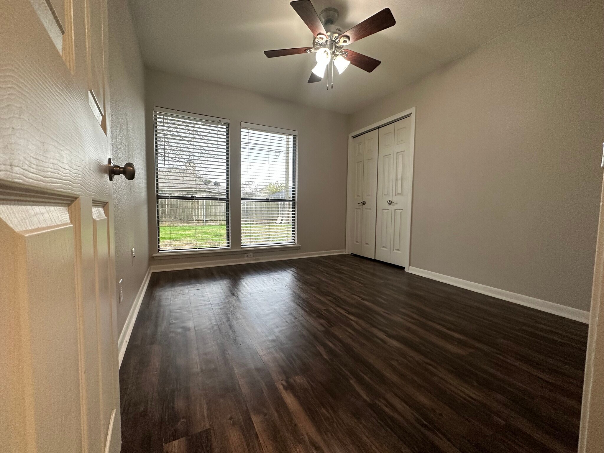 Building Photo - 105 Ivanhoe Dr