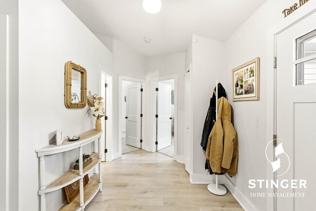 Building Photo - 40 Canopy Ln