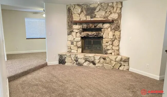 Building Photo - Gorgeous Home Off Rosedale Hwy and Renfro!