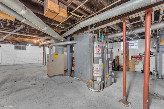 Building Photo - 917 Helmsdale Rd