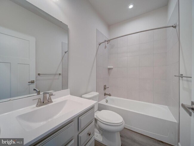 Building Photo - 9502 Autumn Berry Pl