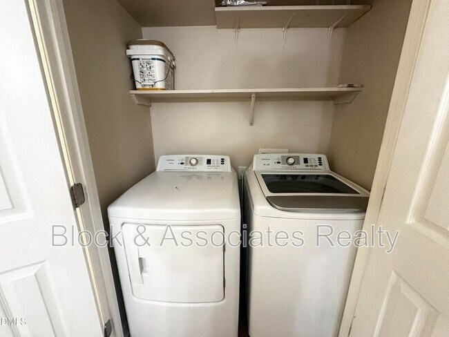 Building Photo - 4808 Blue Bird Ct