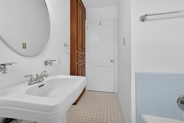 Building Photo - 3021 Ryan Pl Dr