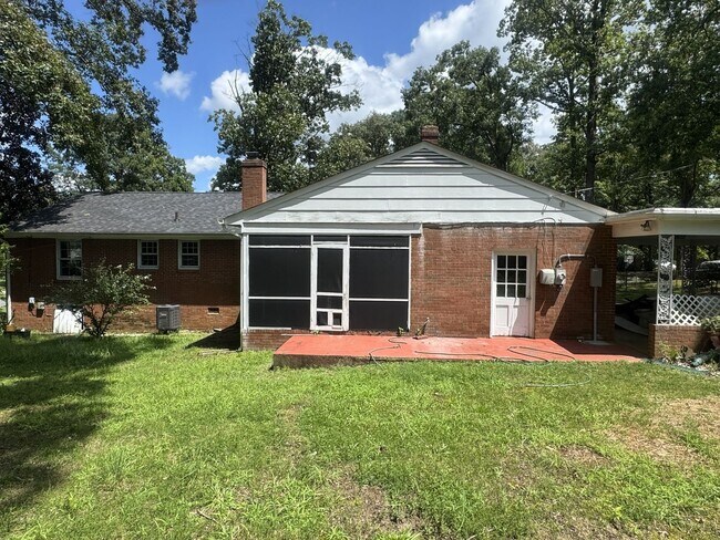 Building Photo - 5048 Grassmere Rd