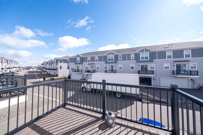 Building Photo - 2209 Gateway Curv