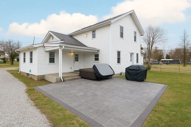 Building Photo - 303 E Washington St