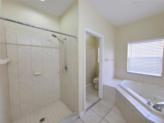 Building Photo - 1527 Derby Glen Dr