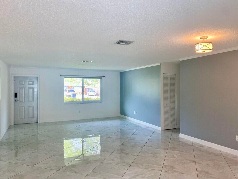 Building Photo - 3100 Indian Trl