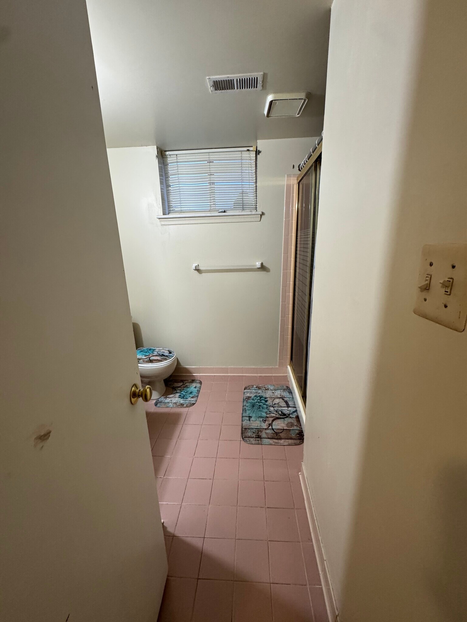 Building Photo - 5017 Rodgers Dr