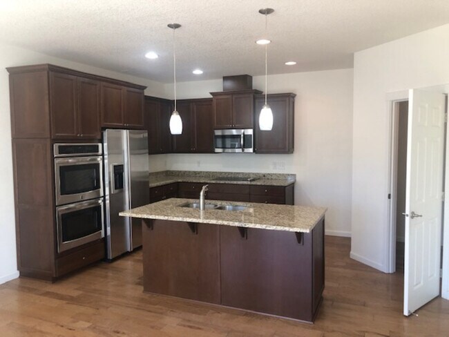 Building Photo - 6748 OR-66