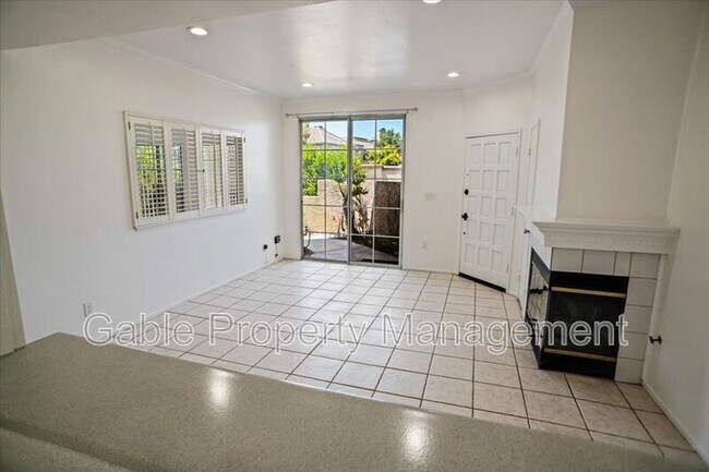 Building Photo - 23633 Del Monte Dr