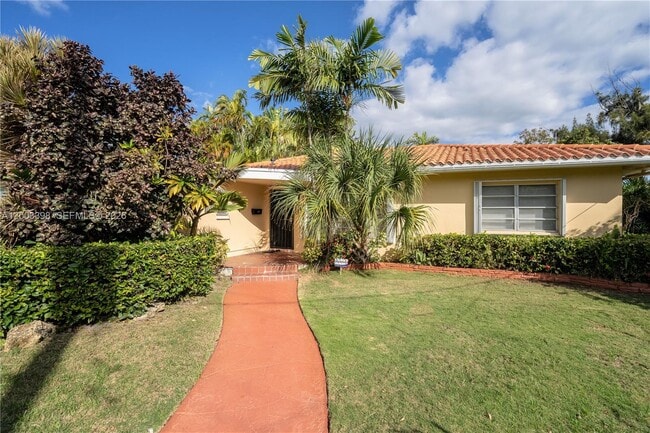 Building Photo - 475 S Shore Dr