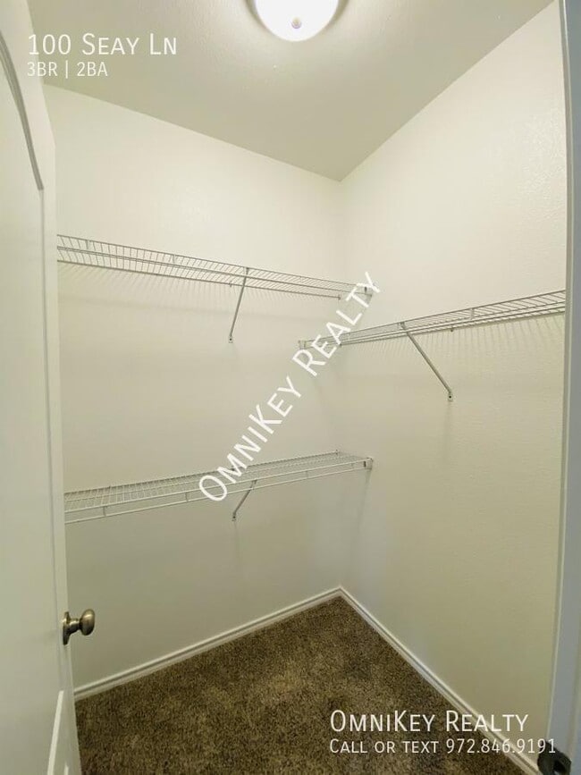 Building Photo - 100 Seay Ln
