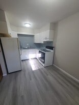 Building Photo - 534 Church Rd