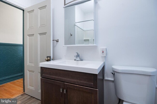 Building Photo - 932 N 5th St