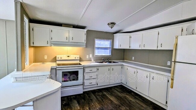 Building Photo - 260 Ed Powers Blvd