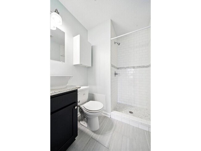 Building Photo - 600 W 32nd St