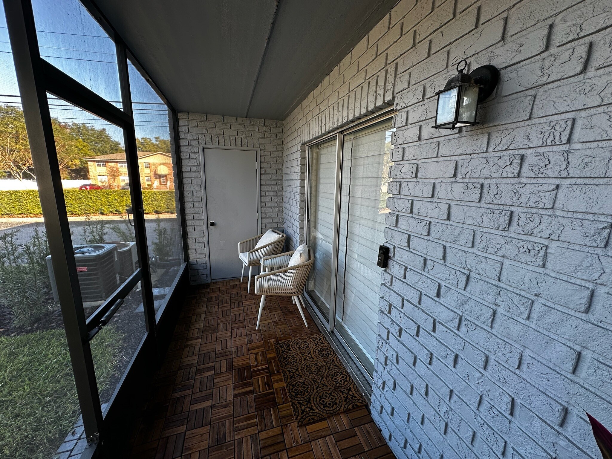 Building Photo - 2200 Howell Branch Rd