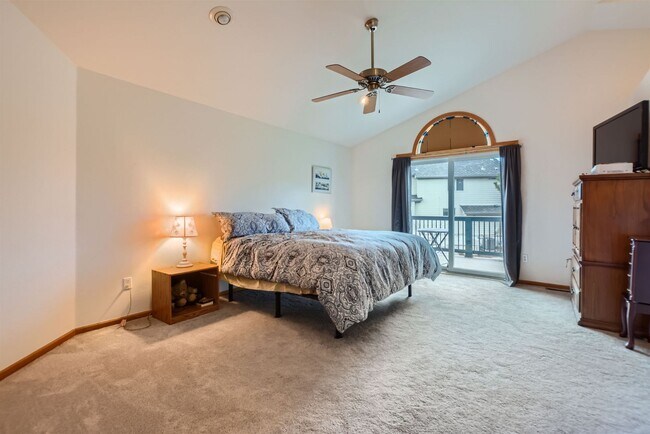 Building Photo - Spacious Haven: 4 BDR Home in Louisville, CO