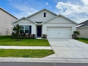 Building Photo - Beautiful New Build!