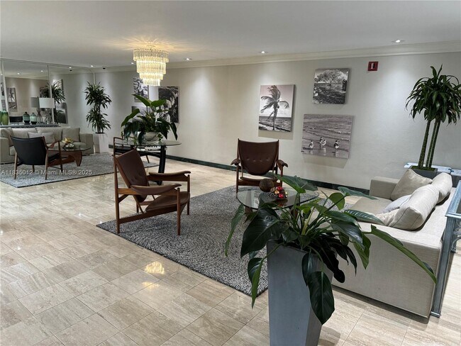 Building Photo - 1408 Brickell Bay Dr