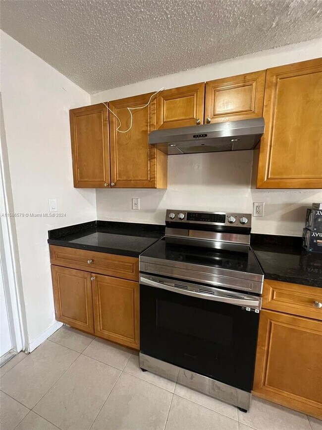 Building Photo - 1034 NW 8th Ave