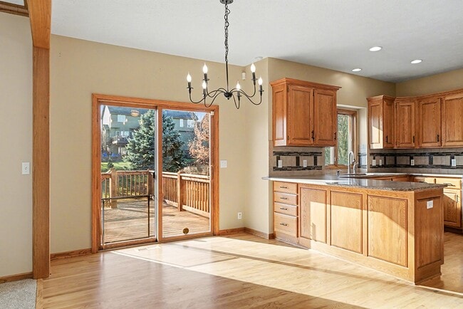 Building Photo - Spacious 4br/4.5 ba Home in Millard Mission Park Neighborhood. Huge Yard, 3 Car Garage