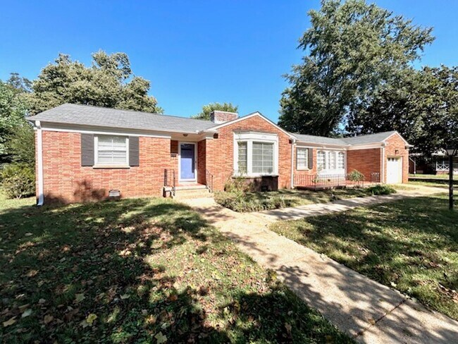 Building Photo - Coming Soon 10/8/25! Charming and spacious...