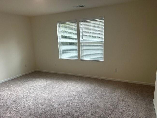 Building Photo - Brand new Townhome in Newton