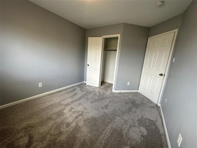 Building Photo - 6810 Crystal Point Dr