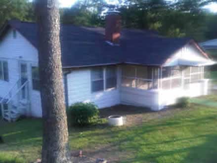 Building Photo - 435 W Queen St