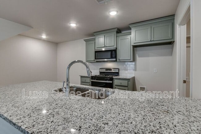 Building Photo - 10809 NW 119th St