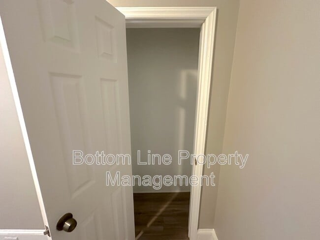 Building Photo - 2438 Columbus Cir