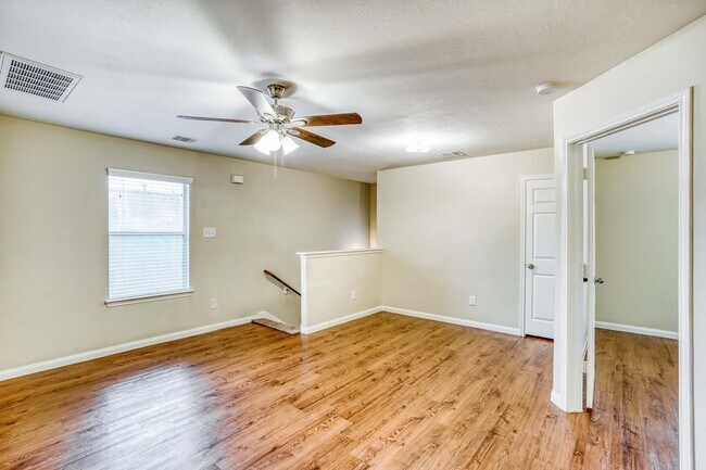 Building Photo - 18746 Dennington Dr