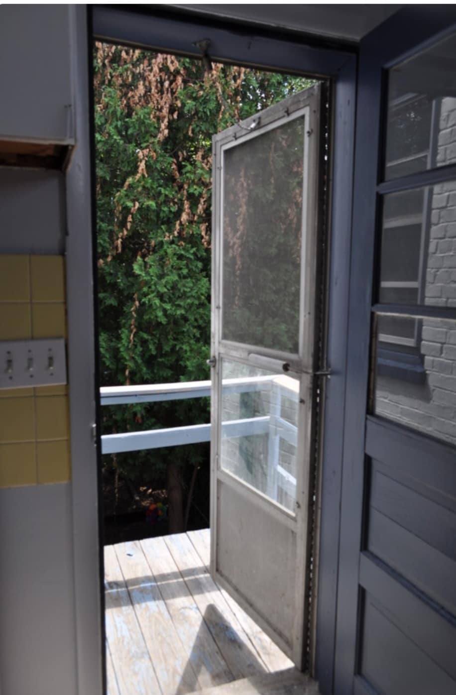 kitchen porch - 201 Kelker St