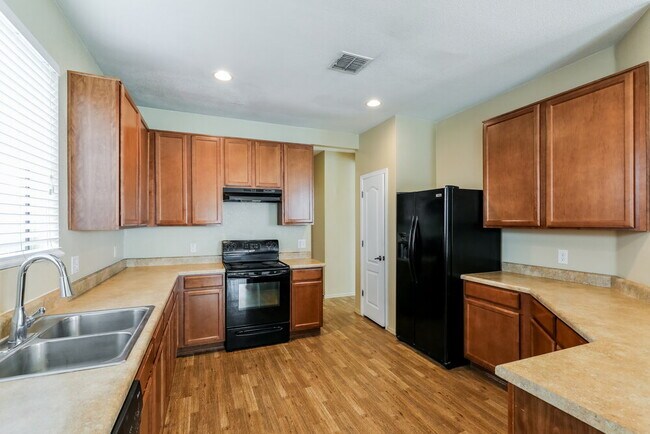 Building Photo - 1316 S Flaxseed Dr